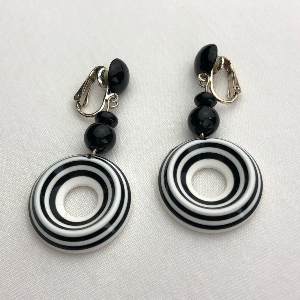 🐷 Handmade Black and White Clip ons